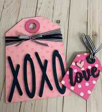 Load image into Gallery viewer, Valentine&#39;s XOXO Tag Set
